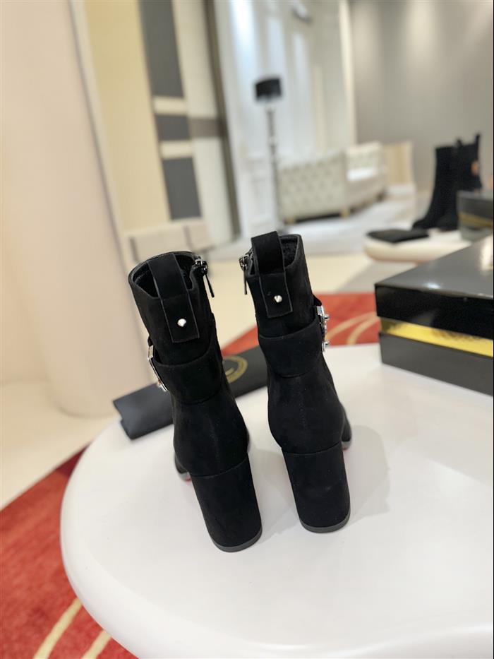 2025112818913872 390